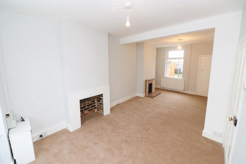 House in Rushden, North Northamptonshire - More