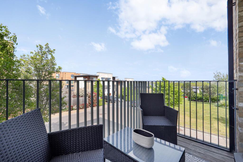Apartment in London - View 5