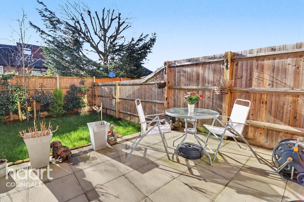 21 Curton Close photo 4