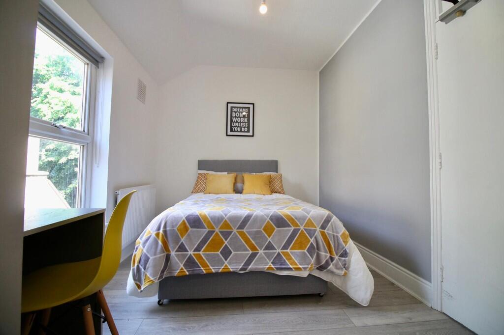 Main image of property: Park Road, Peterborough, Cambridgeshire, PE1