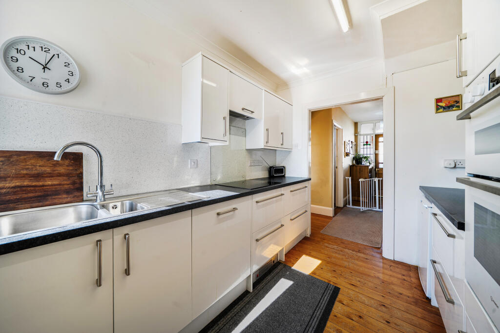 House in Taunton, Galmington - View 5