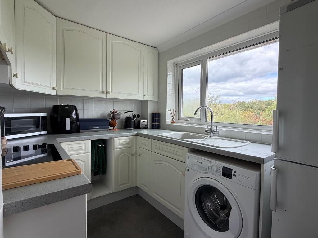 Station Road, Wool, Wareham photo 5