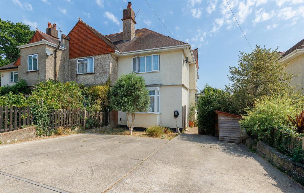 Main image of property: SPACIOUS HOME WITHIN FOREST SETTING - Standen Avenue, Camp Hill, Newport