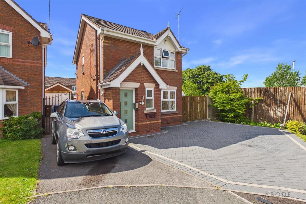 3-bed detached on Wilsford Avenue, Uttoxeter, Staffordshire, £315,000