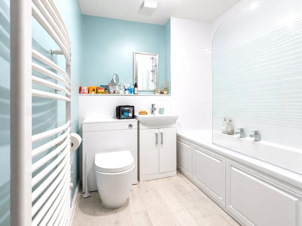 Apartment in London - View 3
