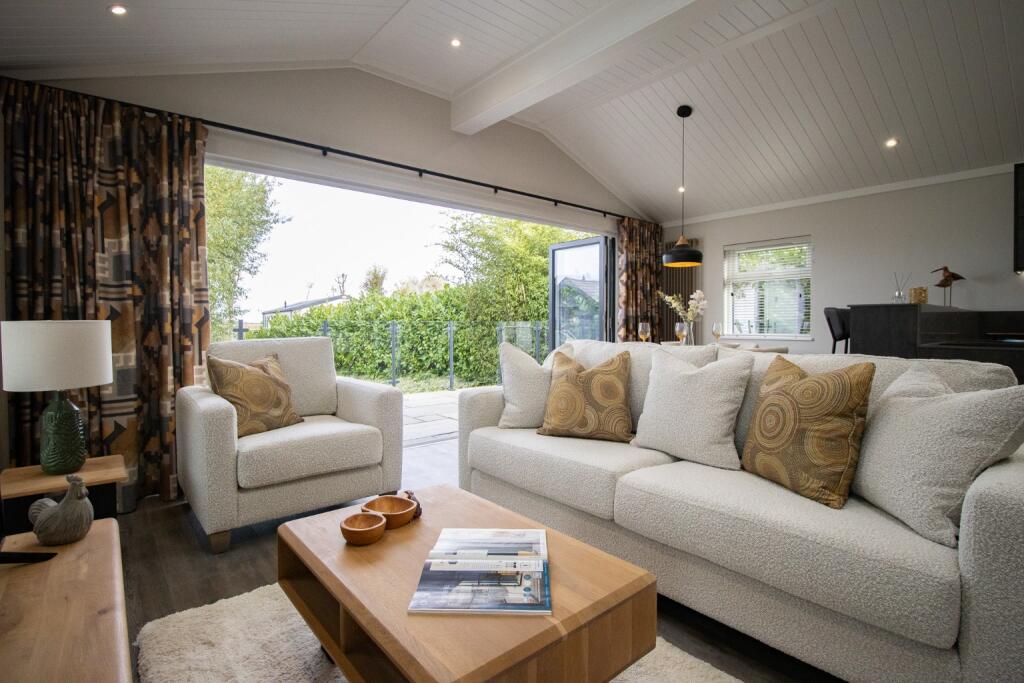 2-bed caravan on Lissett Alaska 2Bed, Marsh View Lodges, Aldeburgh, Suffolk, IP15 5DW, £425,000