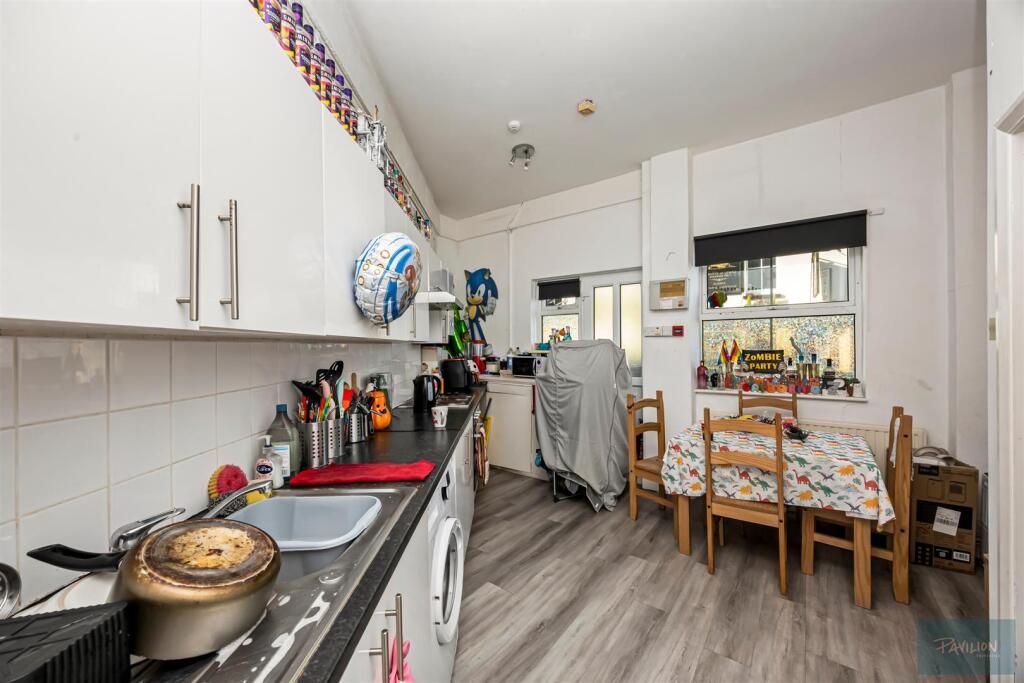 4 bedroom house share for rent