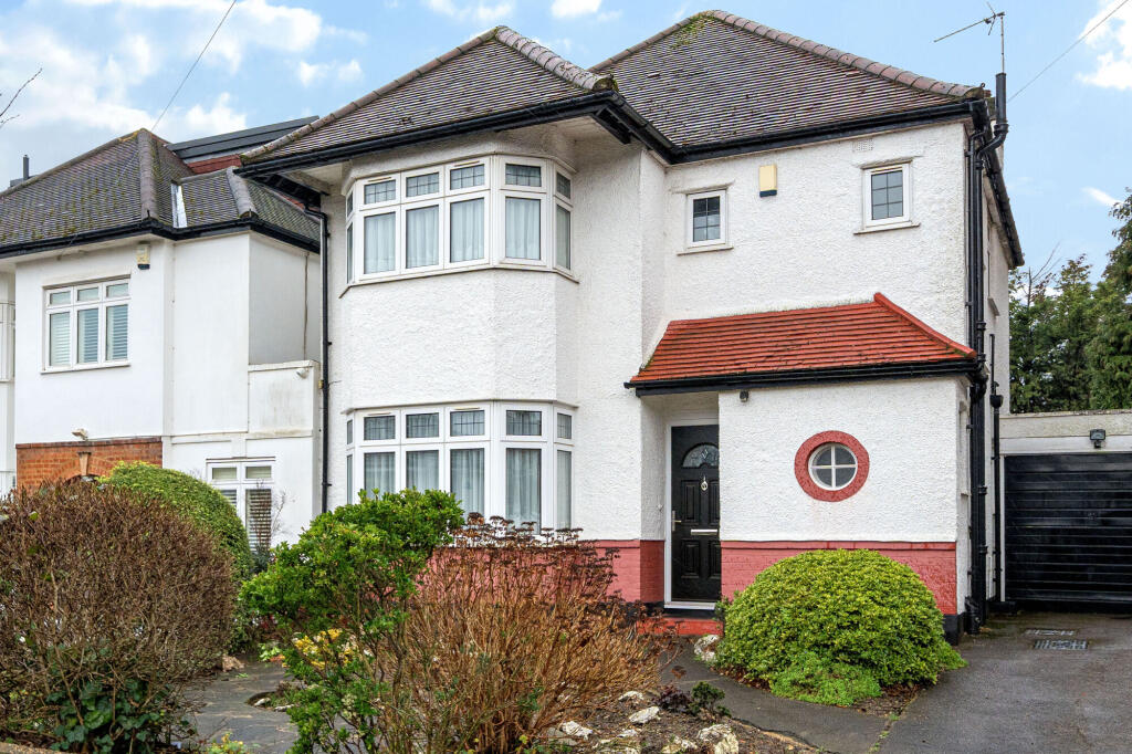 Main image of property: Church Crescent, Whetstone, N20