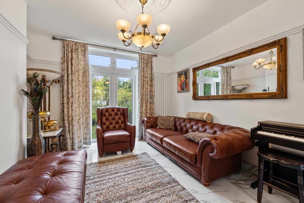 Barbara Avenue, Leicester, LE5 photo 3