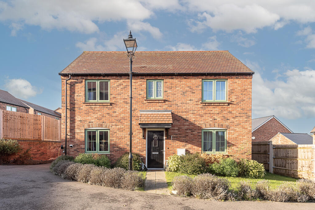 Main image of property: Kestrel Way, St. Albans, Hertfordshire, AL4