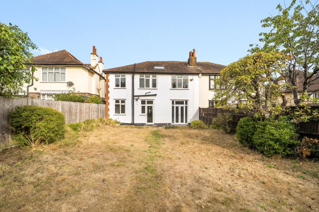 House in London, Royal Borough of Kingston upon Thames - View 5