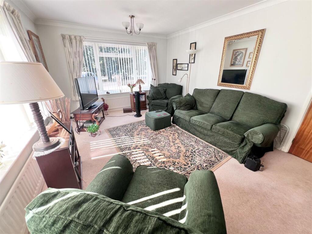 House in Gillingham, Lodbourne - View 3