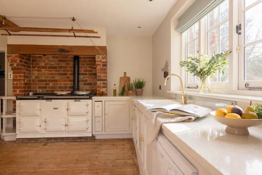 House in Tonbridge - More