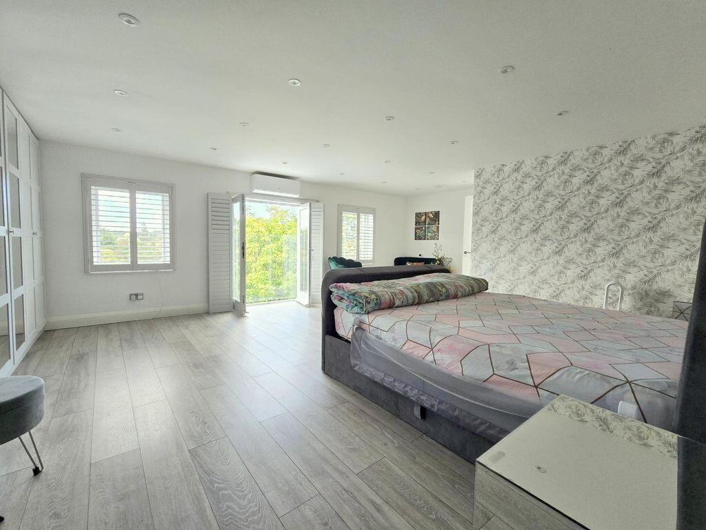 House in Three Rivers, Hunton Bridge, Abbots Langley - View 4