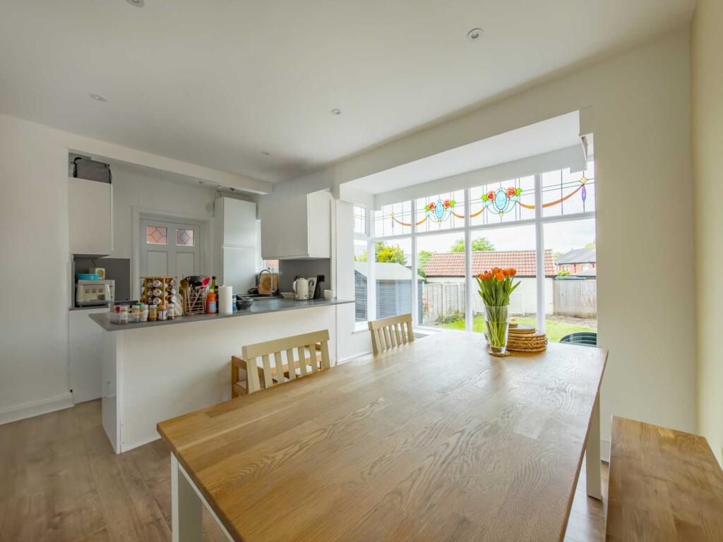 House in Kirklees, Birstall Smithies - View 2