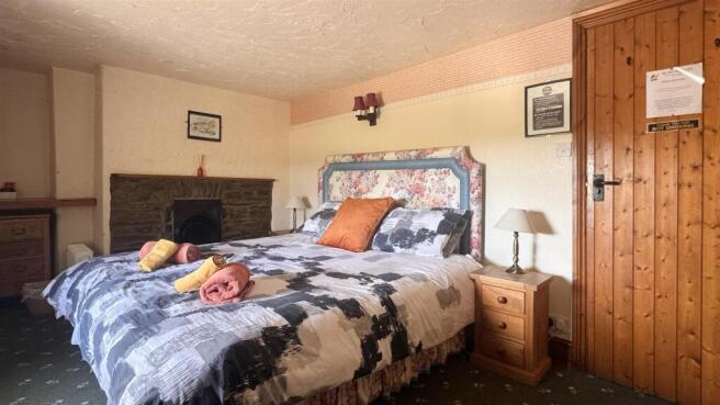 Rooms 4.jpg