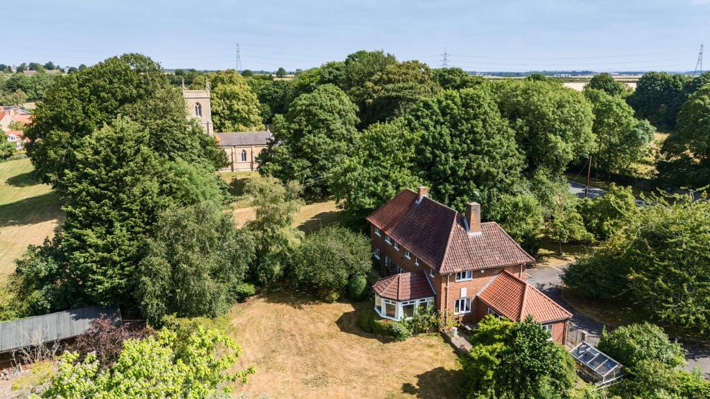 Main image of property: Lincoln Road, Boothby Graffoe, LN5