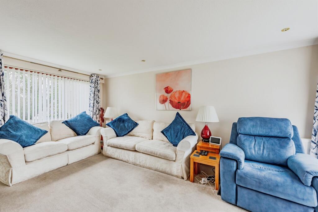 House in Crawley, Southgate - View 6
