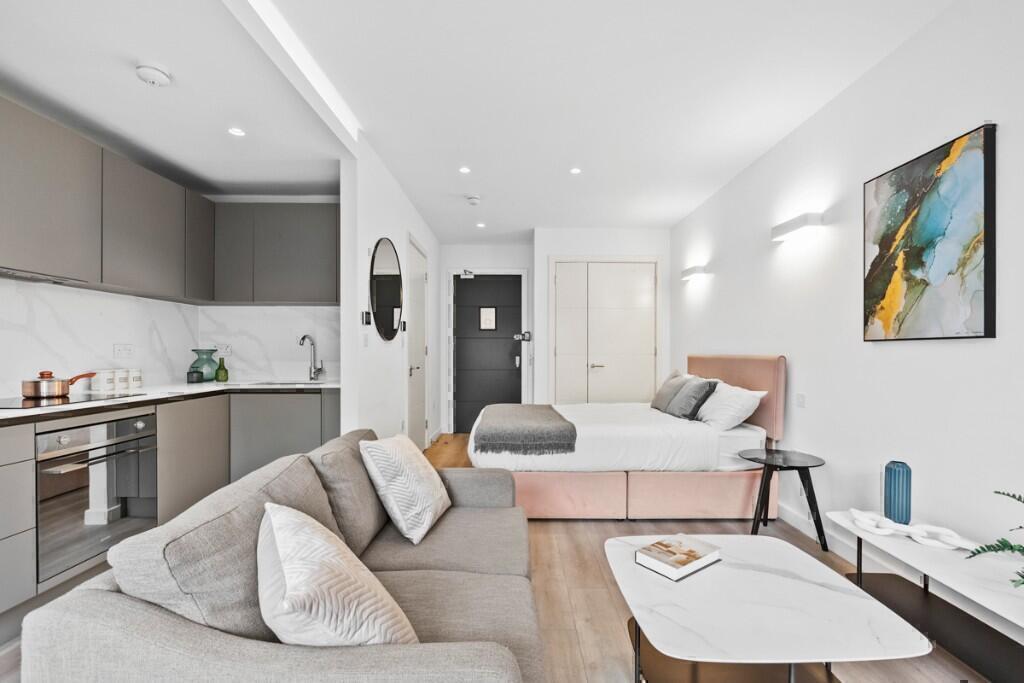 Apartment in Twickenham - View 2
