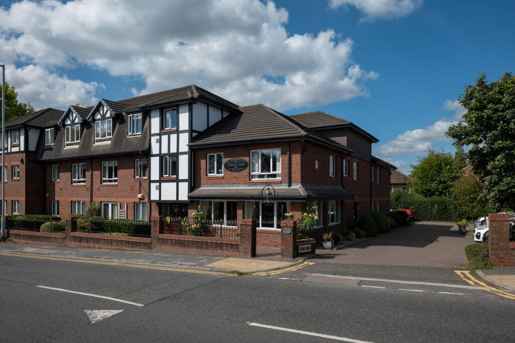 1-bed flat on Delamere Lodge, 68, Chester Road, Hazel Grove, Stockport, SK7 5NY, £90,000