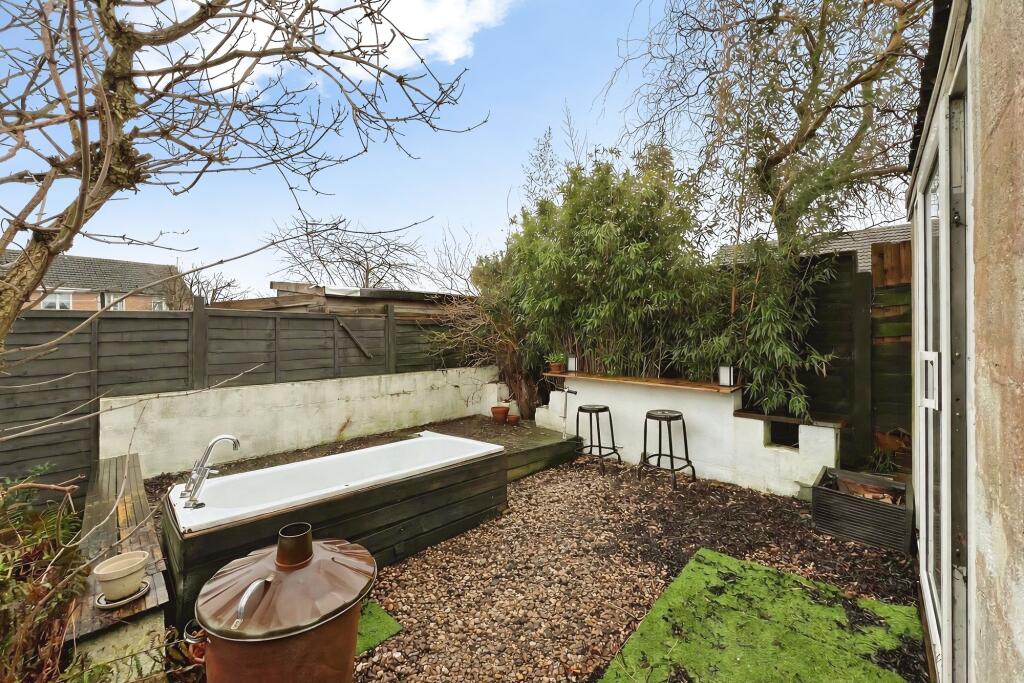 First Avenue, Grantham, NG31 - View 4