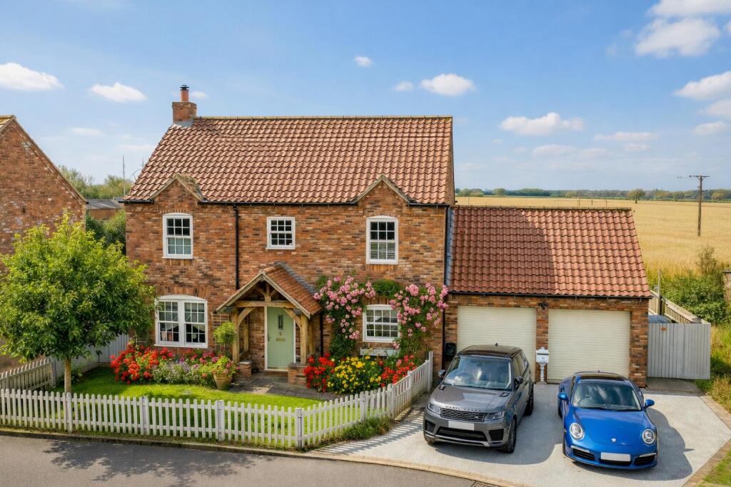 3-bed detached on Enfield Court, Harby, Newark, £425,000
