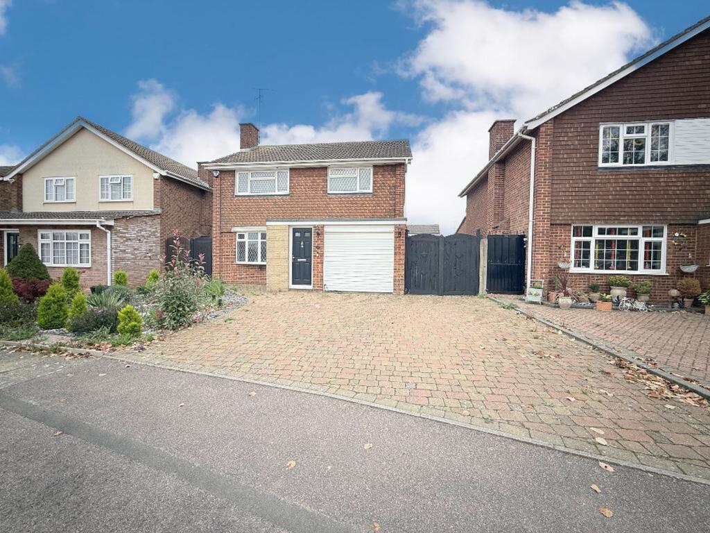 4-bed detached on Turnpike Drive, Luton, LU3, £575,000