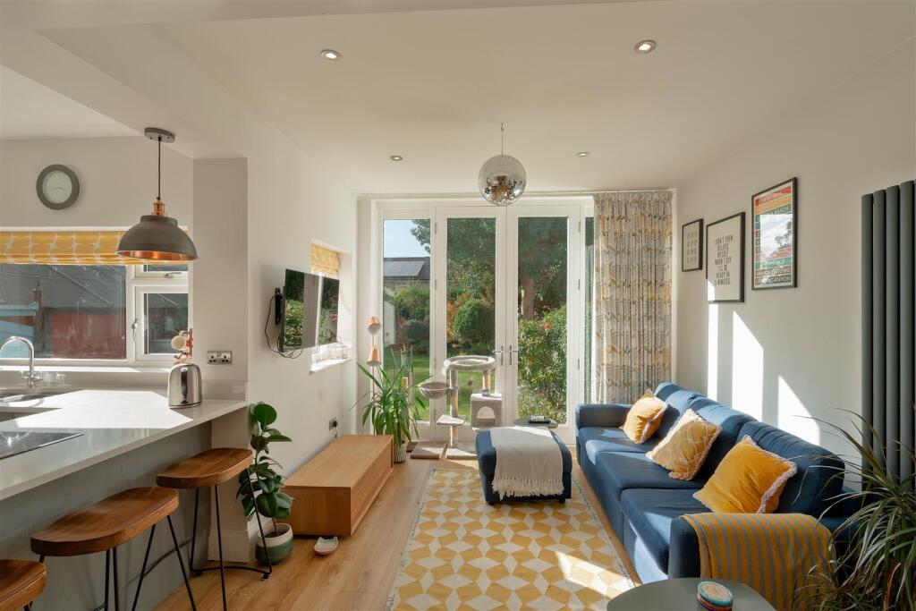 House in Leeds, Alwoodley - View 5