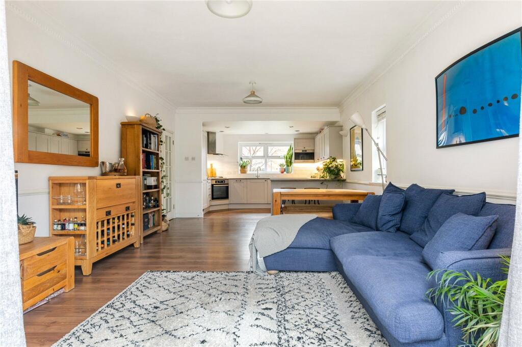Lisle Close, London, SW17 photo 2