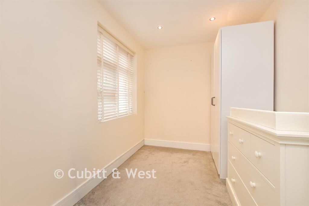 Apartment in London, Elmers End - View 5