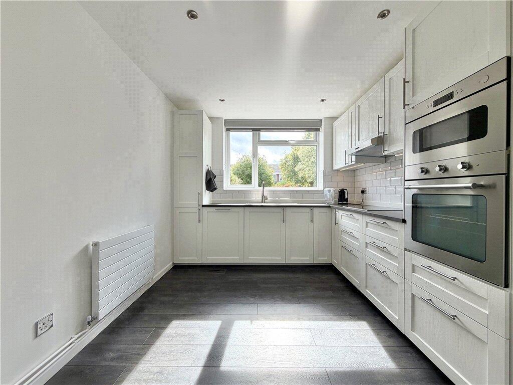 House in Southampton - More