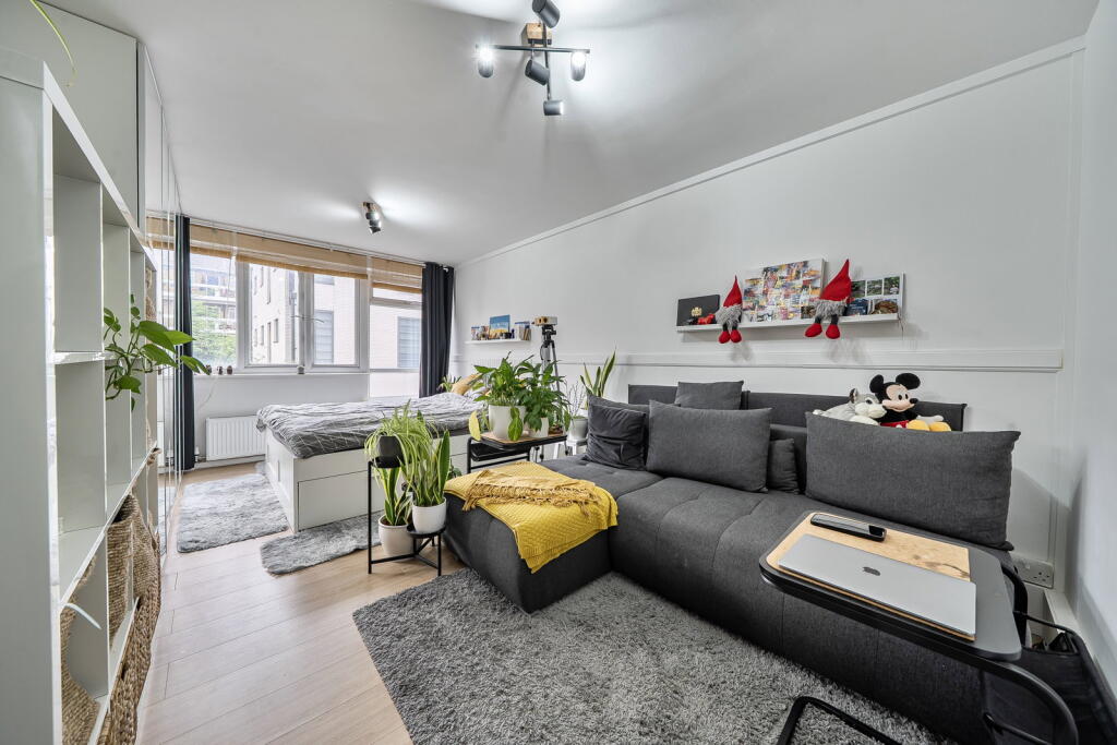 Main image of property: Townsend Street, London, SE17