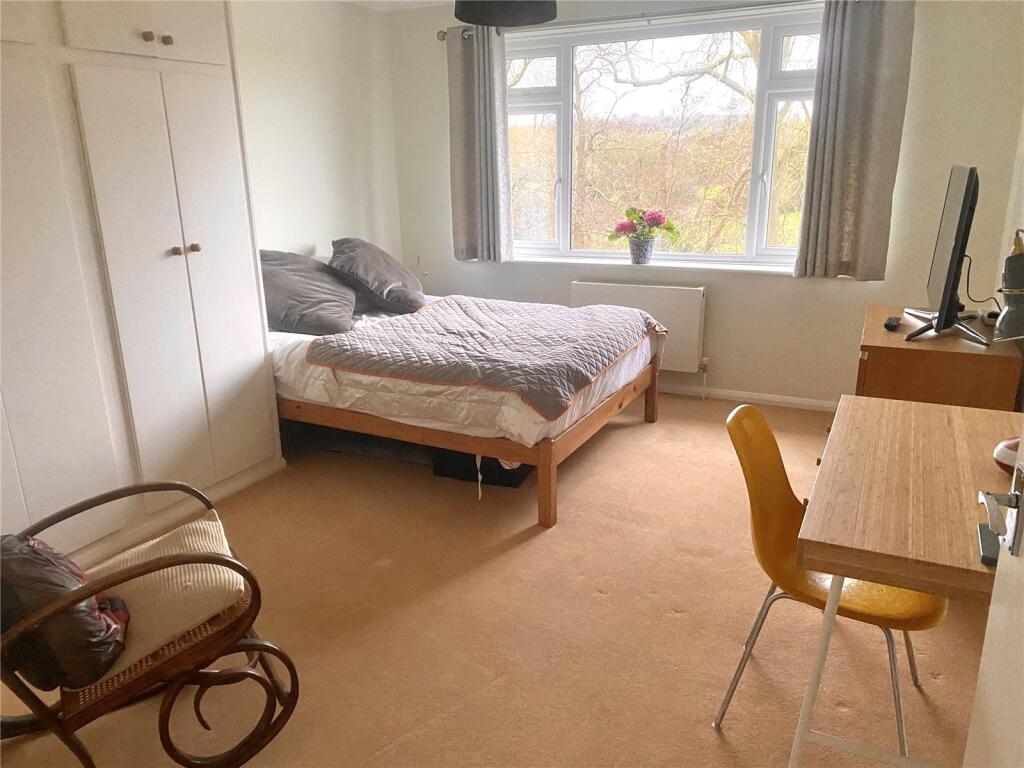 Apartment in Elmbridge, Surrey - View 5
