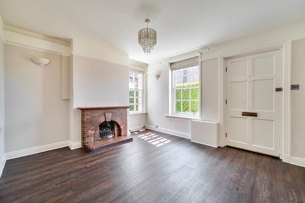 House in Wilmslow, Cheshire East - More