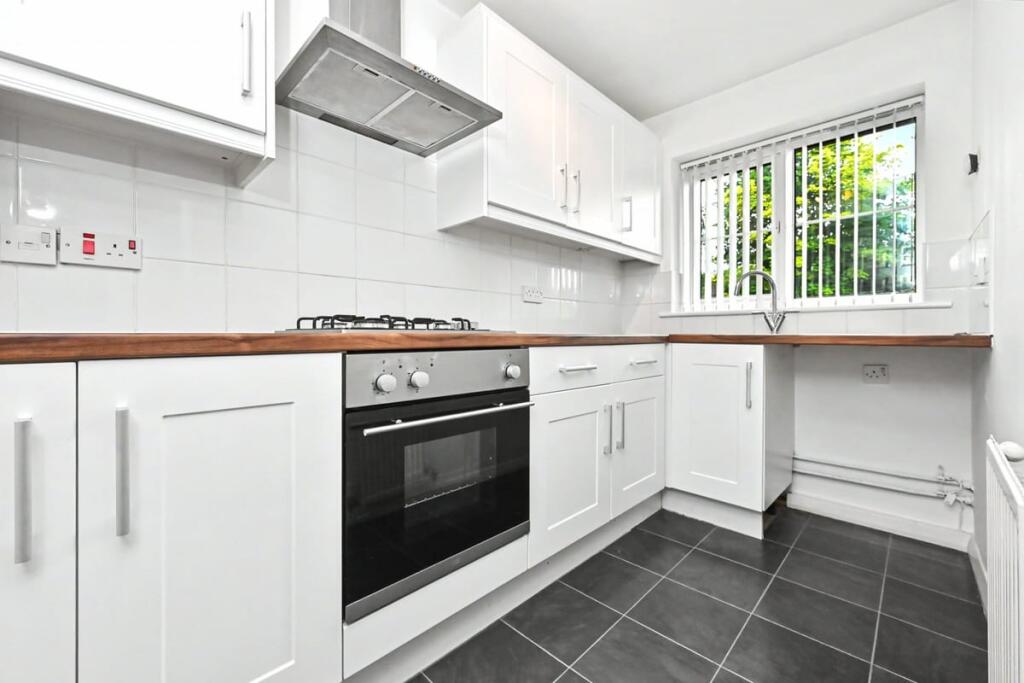 House in Stoke-on-Trent - View 5