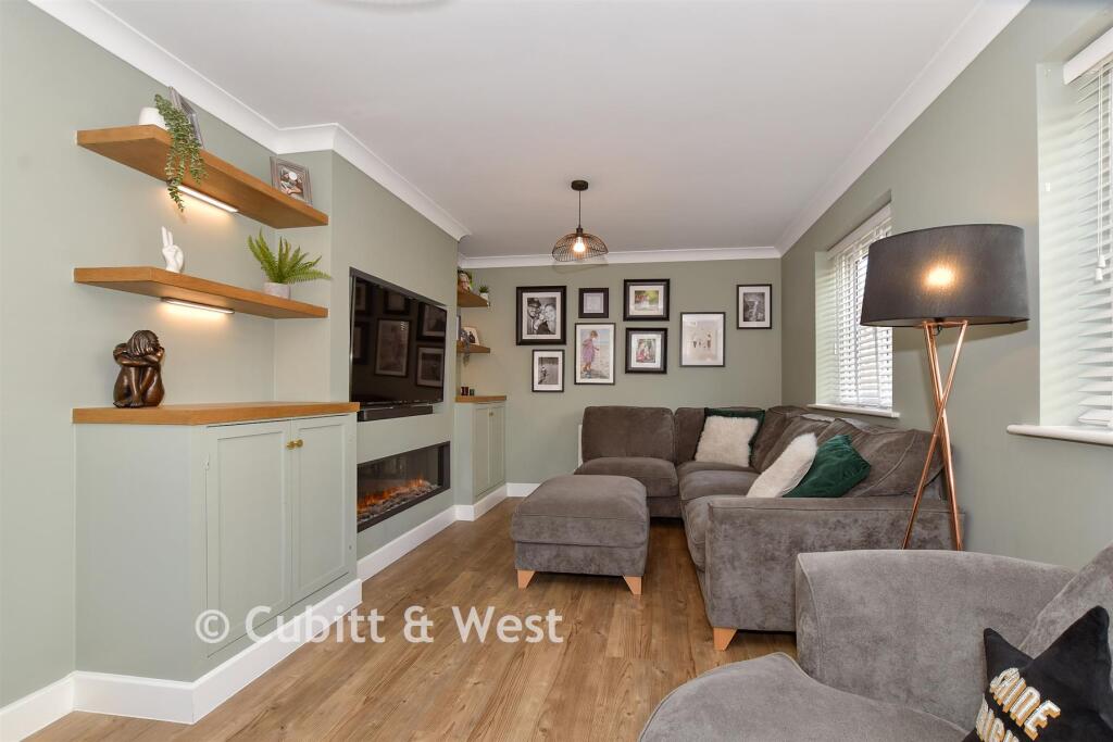 Kilnwood Close, Faygate, West Sussex - View 4