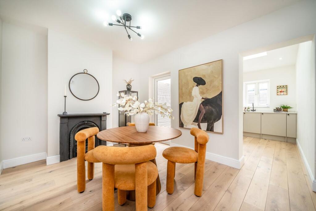 Queens Terrace, Old Isleworth - View 3