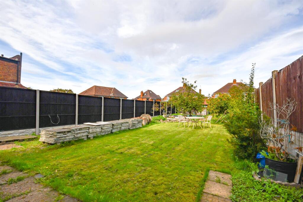 House in Wolverhampton, Penn - View 2