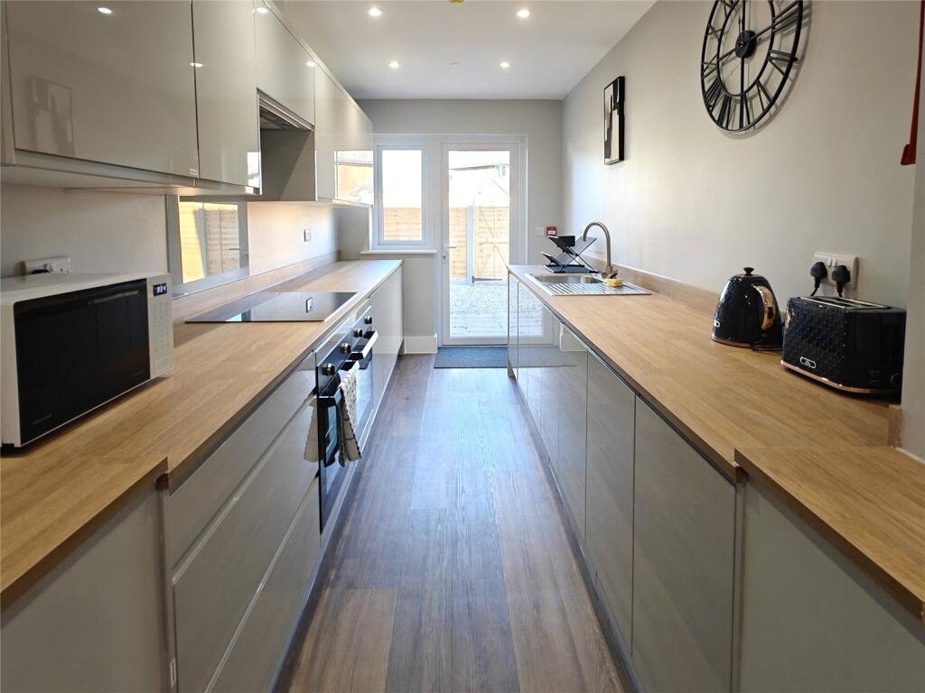 House in Guildford, Surrey - View 5