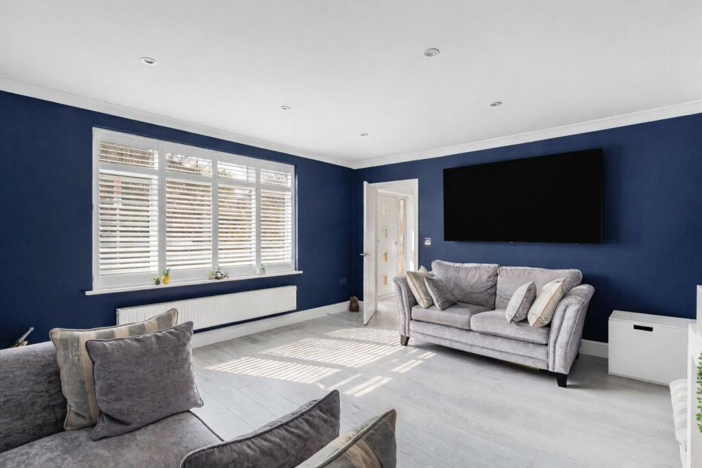 Heather Drive, Lindford, Bordon, GU35 photo 4