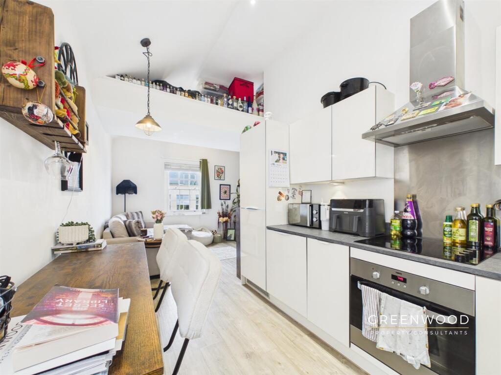 Apartment in Colchester - More