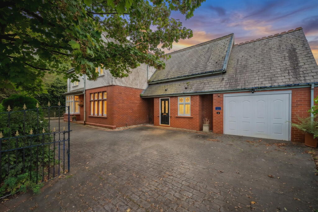 Main image of property: Kenyon Lane, Lowton