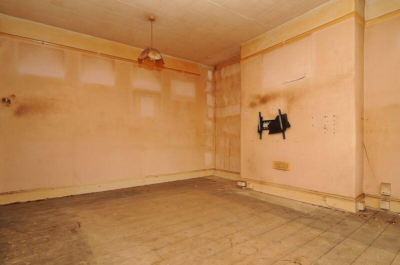 Milehouse Road, Plymouth One Bedroom First Floor Flat in Need of Full Refurbishement. CASH BUYERS ONLY !!!! photo 4