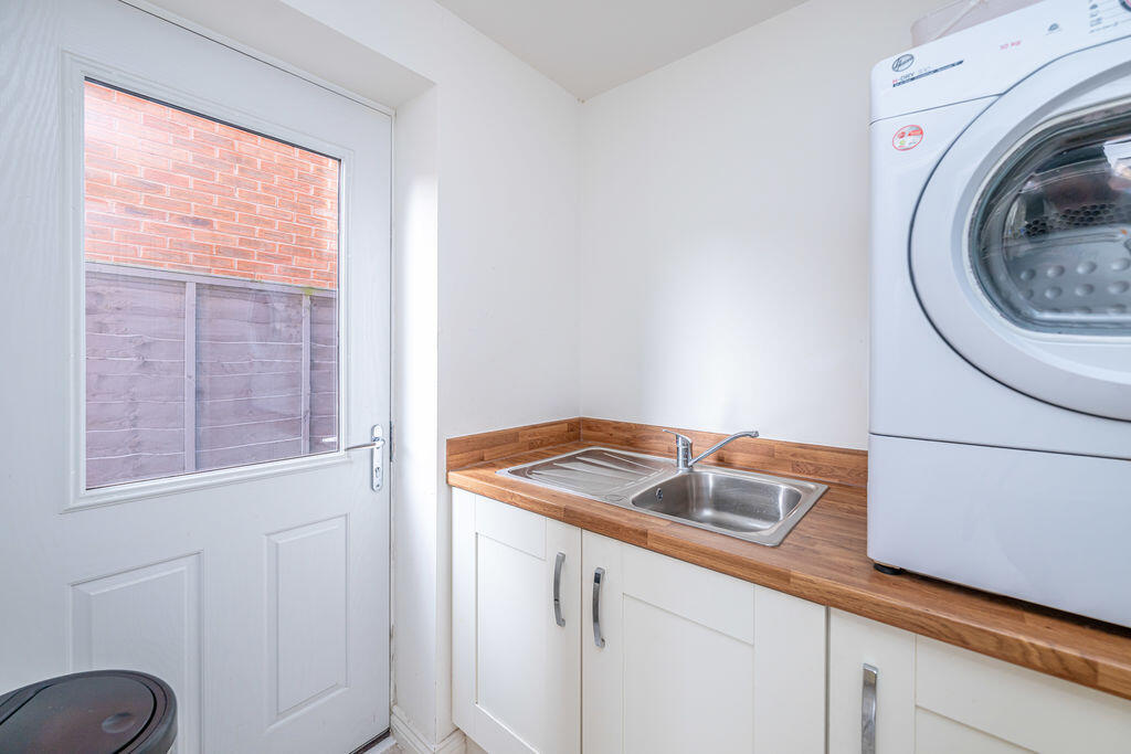 Edge Avenue, Shifnal, TF11 8FS photo 5