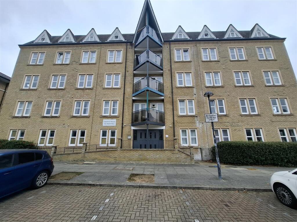 Main image of property: A Room in a Shared Flat, Clarence House, North Row, Milton Keynes