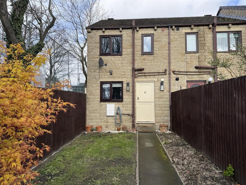 Main image of property: Wellhouse Court Mews, Mirfield