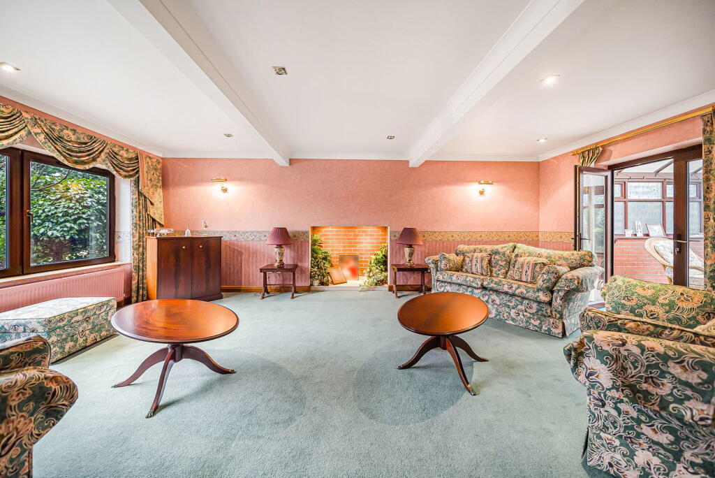 4 Kingsway photo 2
