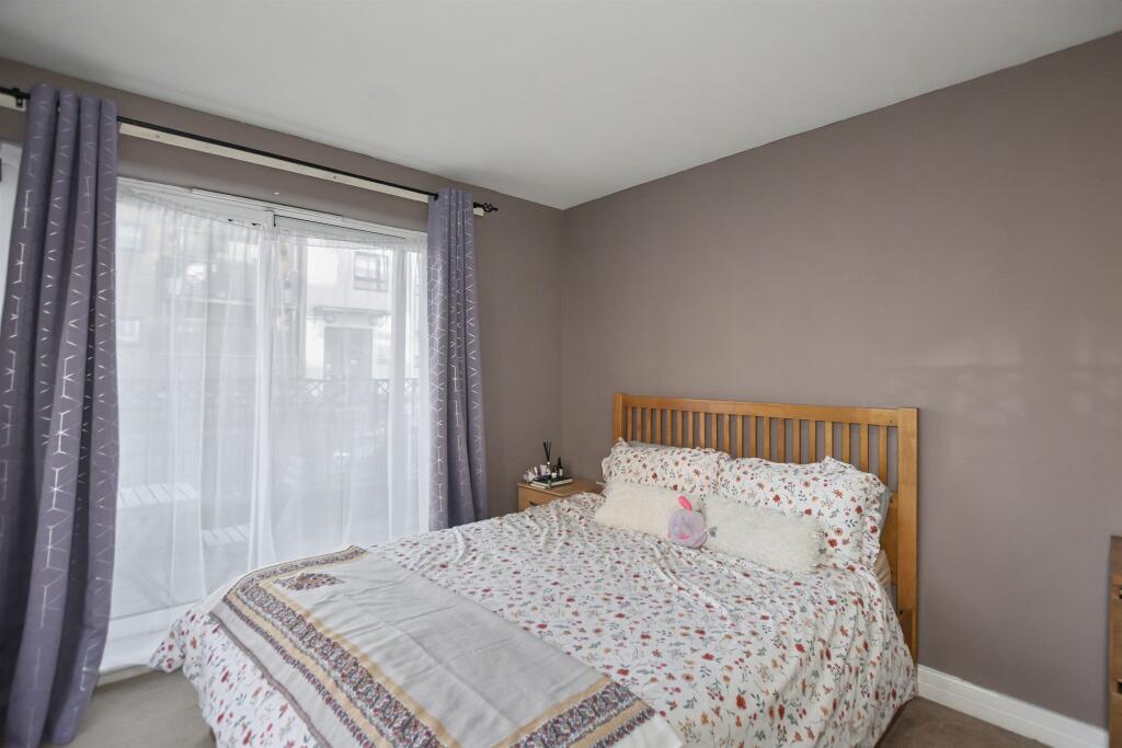Apartment in London - More