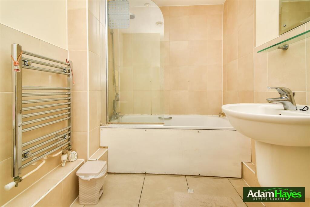 Apartment in London - More