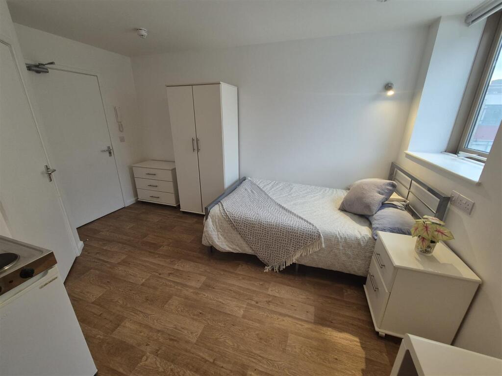 Main image of property: SELF CONTAINED STUDIO